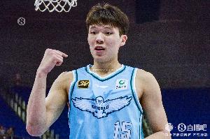 开云体育APP下载-攻防统治！杨瀚森14中10高效砍24分11板4盖帽 正负值全场第一